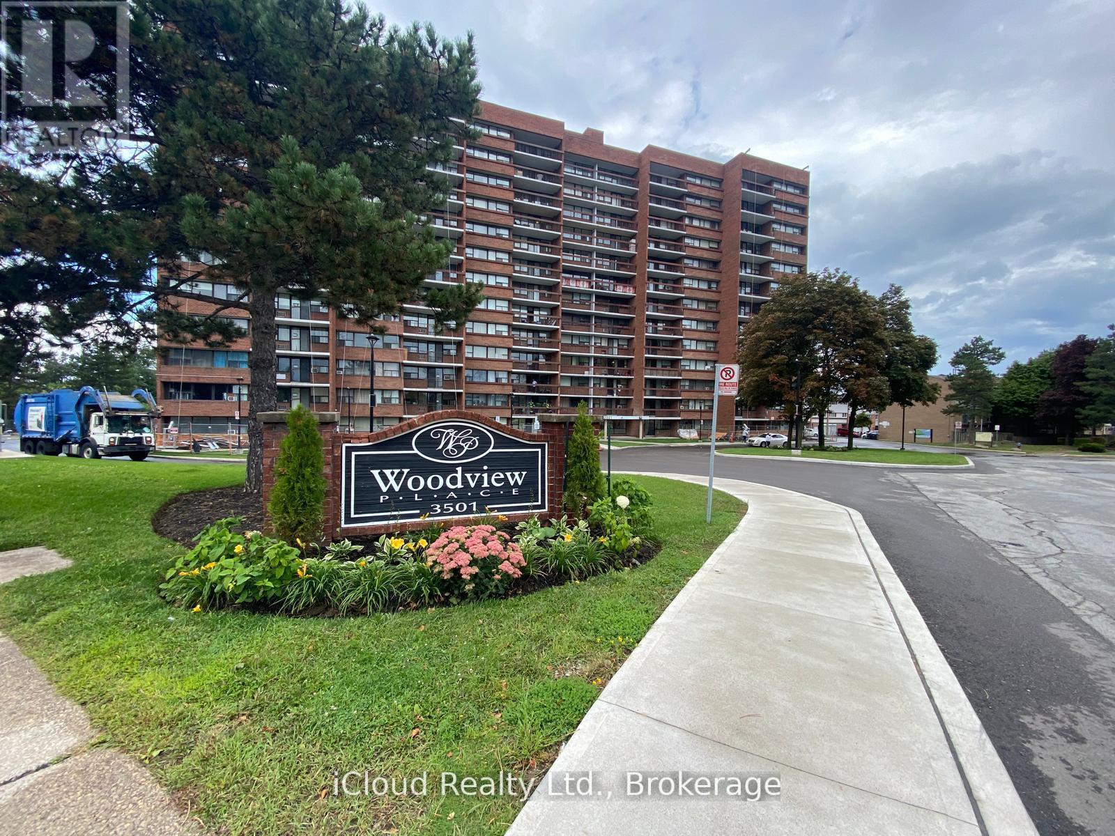 Apartment at 606 - 3501 GLEN ERIN DRIVE, Mississauga (Erin Mills)