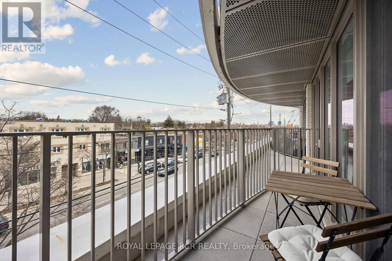 Apartment at 321 - 689 THE QUEENSWAY, Toronto