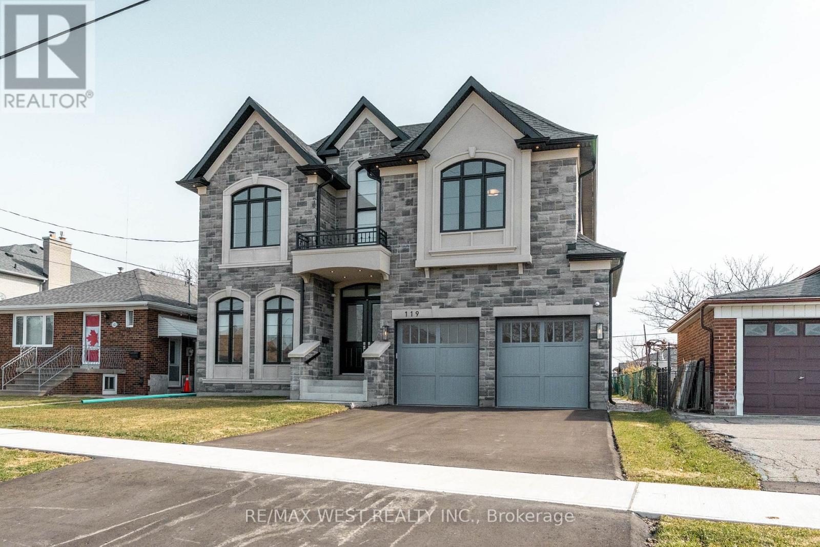 Detached at 119 JAY STREET, Toronto (Maple Leaf)