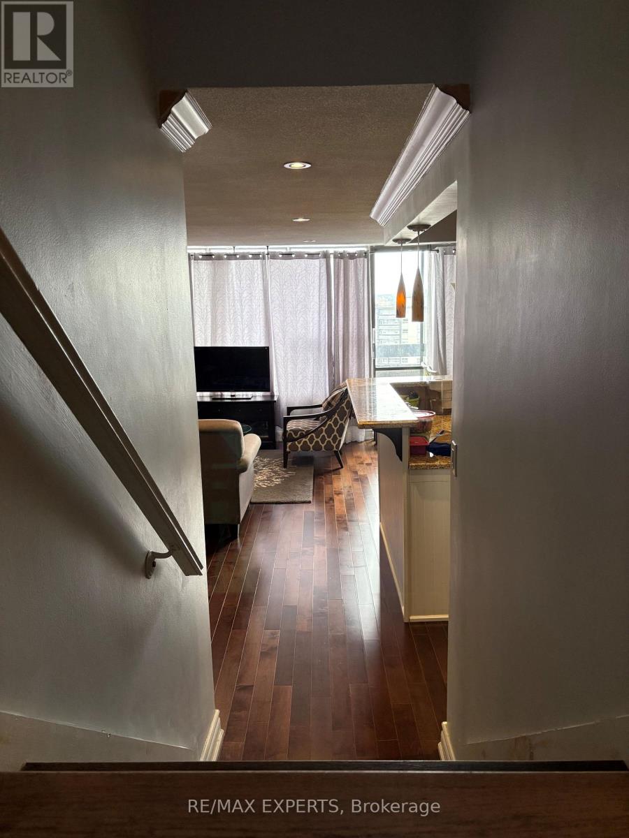 Apartment at PH15 - 11 WINCOTT DRIVE, Toronto