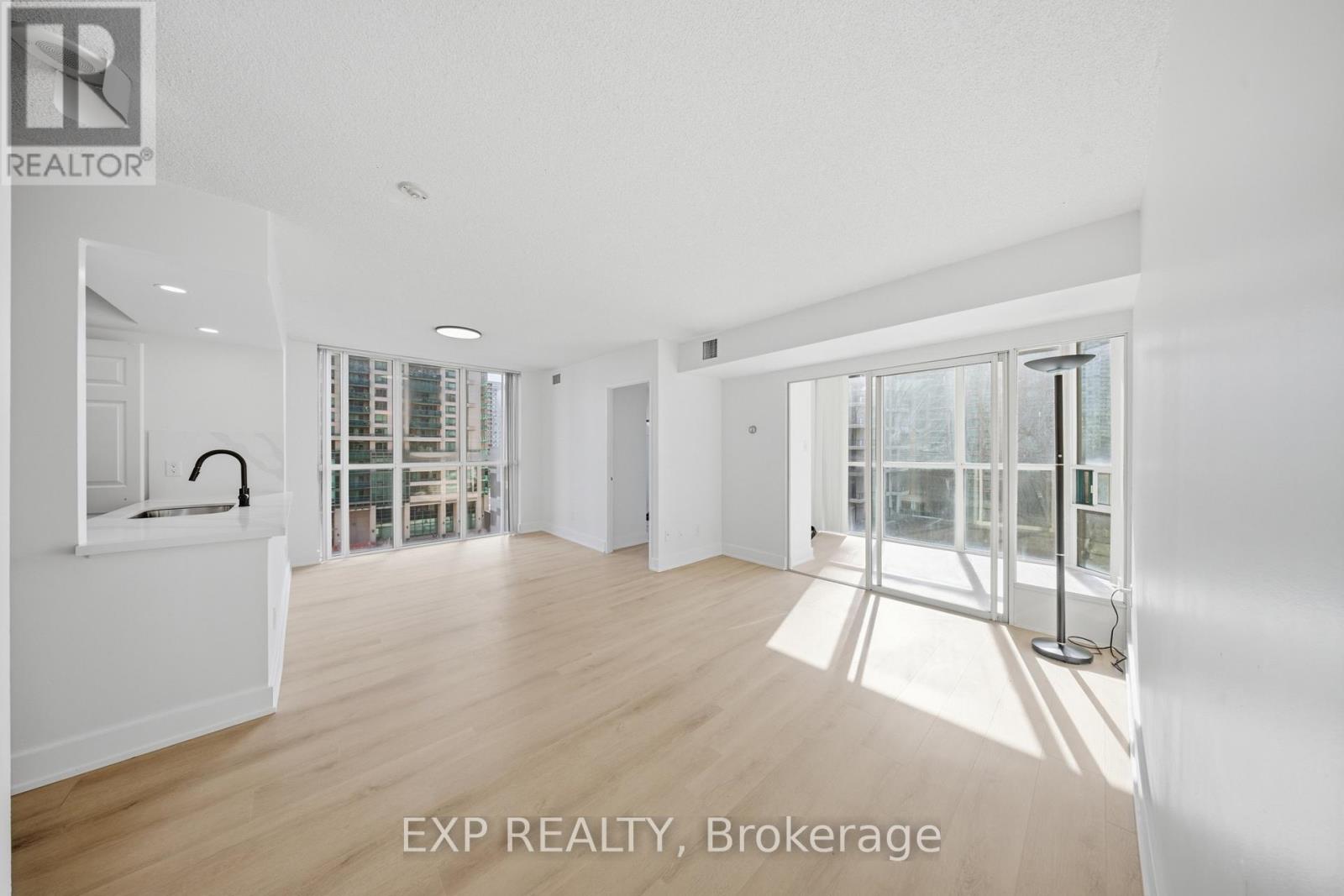 Apartment at 510 - 265 ENFIELD PLACE, Mississauga (City Centre)