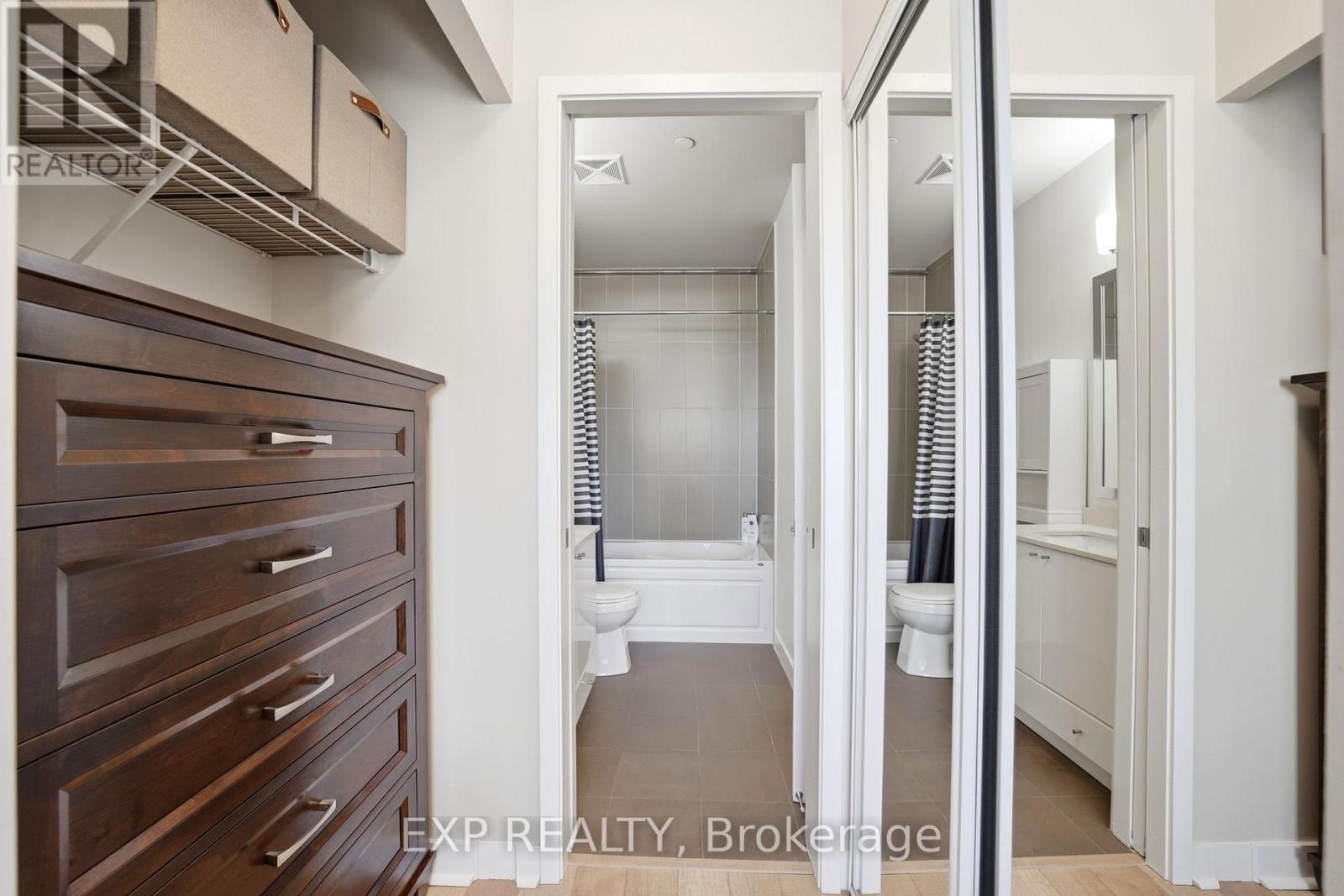 Apartment at 401 - 3975 GRAND PARK DRIVE, Mississauga