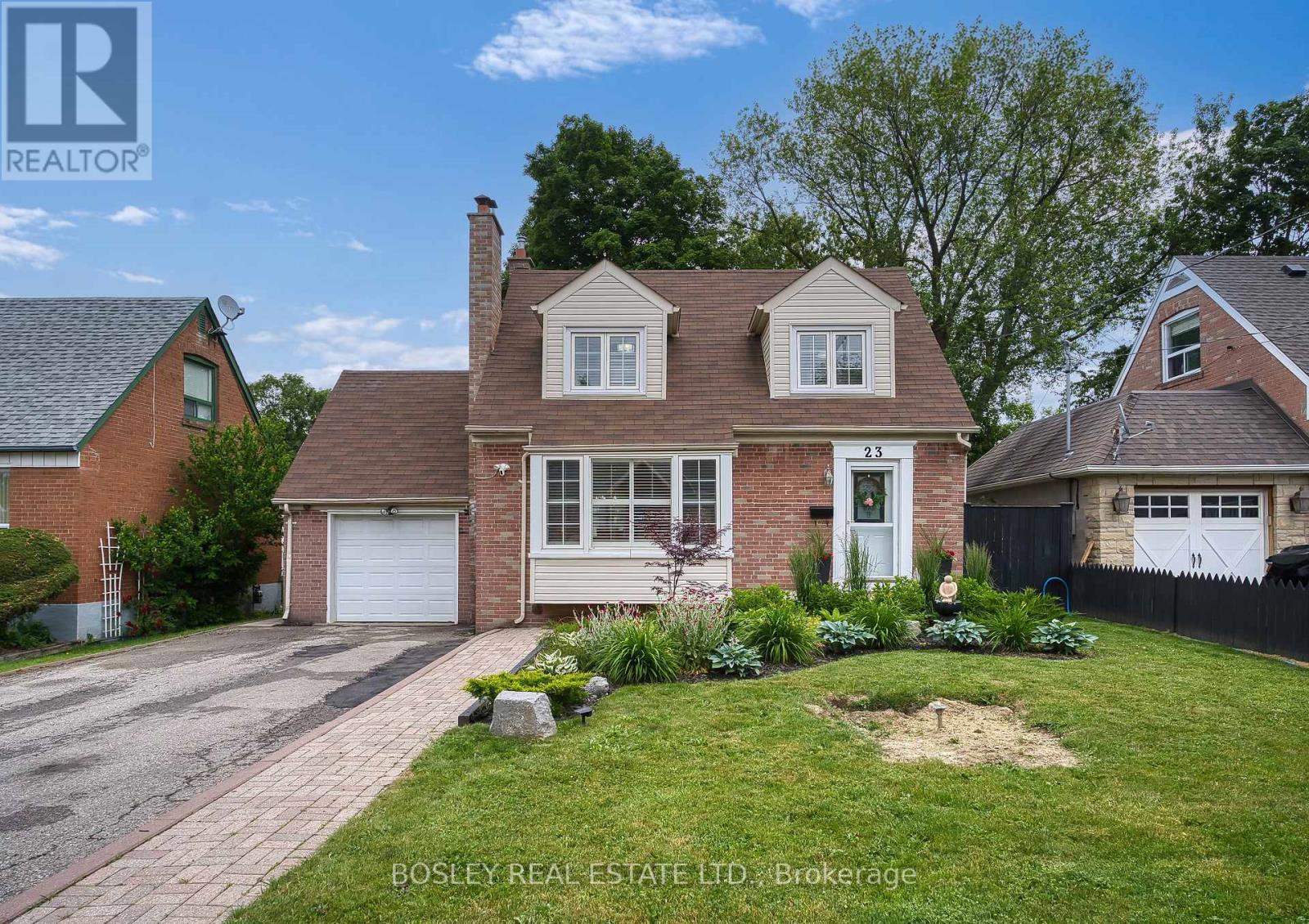 Detached at 23 FARNSWORTH DRIVE, Toronto (Humberlea-Pelmo Park)