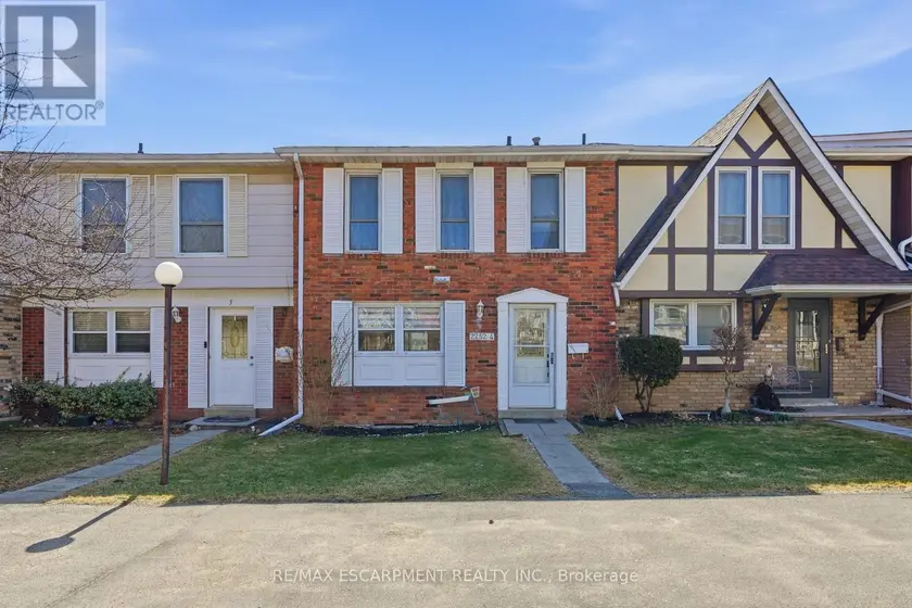 Townhouse at 4 - 2252 UPPER MIDDLE ROAD, Burlington