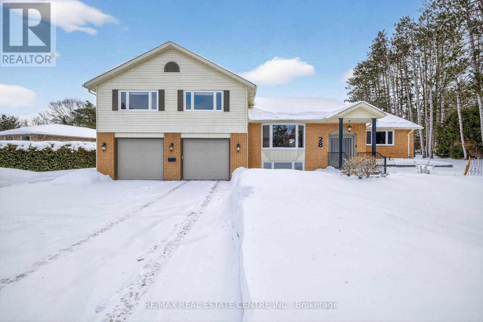 Detached at 28 STARRVIEW CRESCENT, Mono