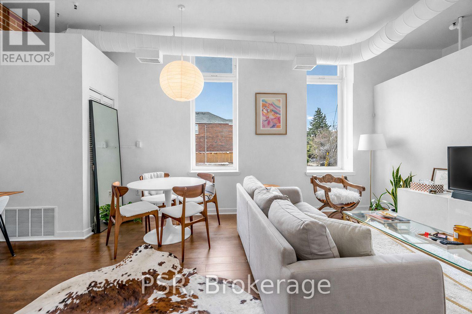 Apartment at 4 - 121 PRESCOTT AVENUE, Toronto (Weston-Pellam Park)