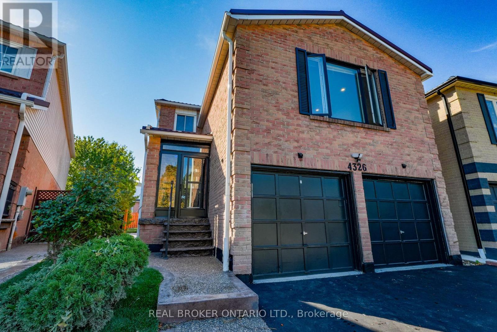 Detached at 4326 WATERFORD CRESCENT, Mississauga (Hurontario)
