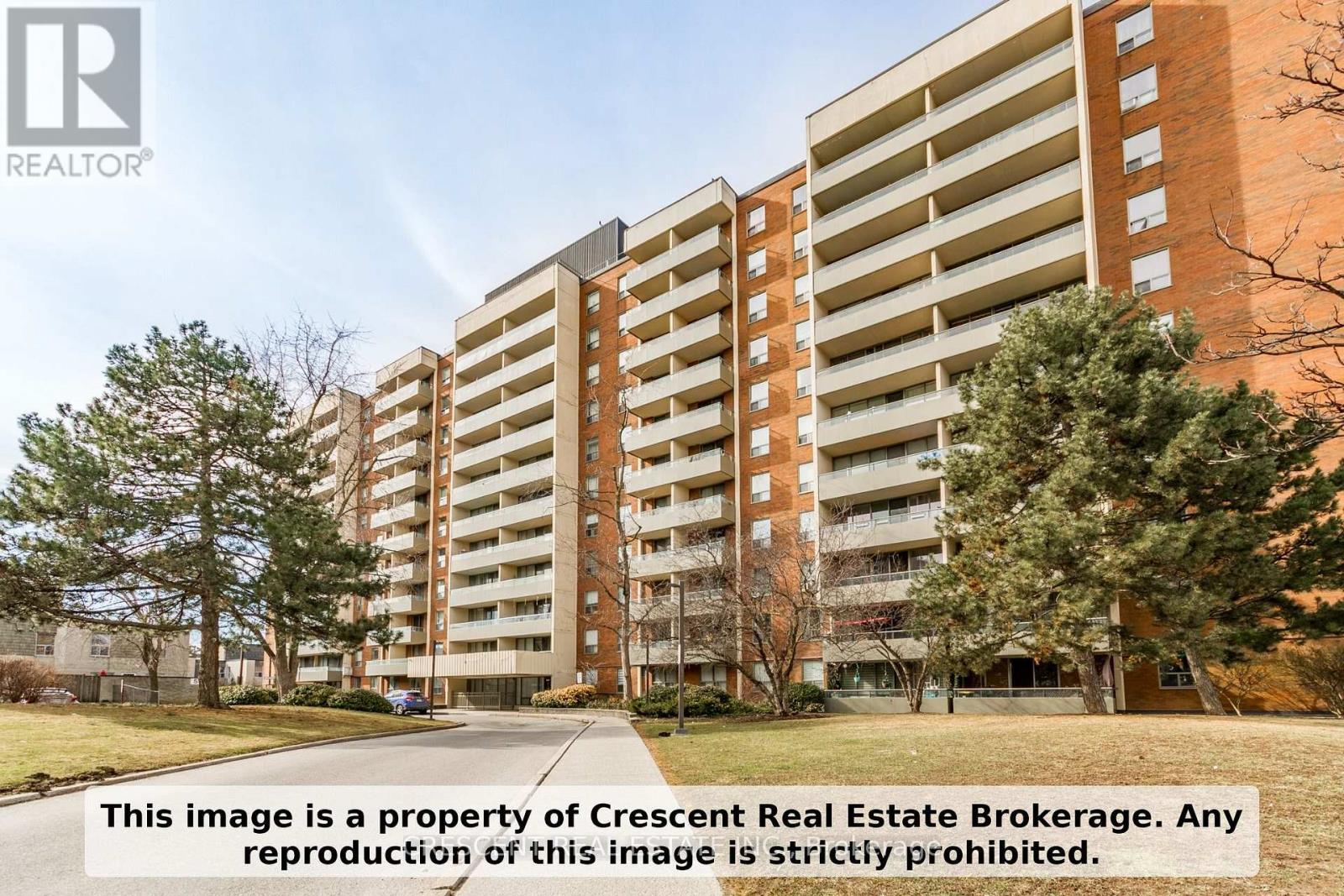 Apartment at 710 - 9 FOUR WINDS DRIVE SW, Toronto (York University Heights)