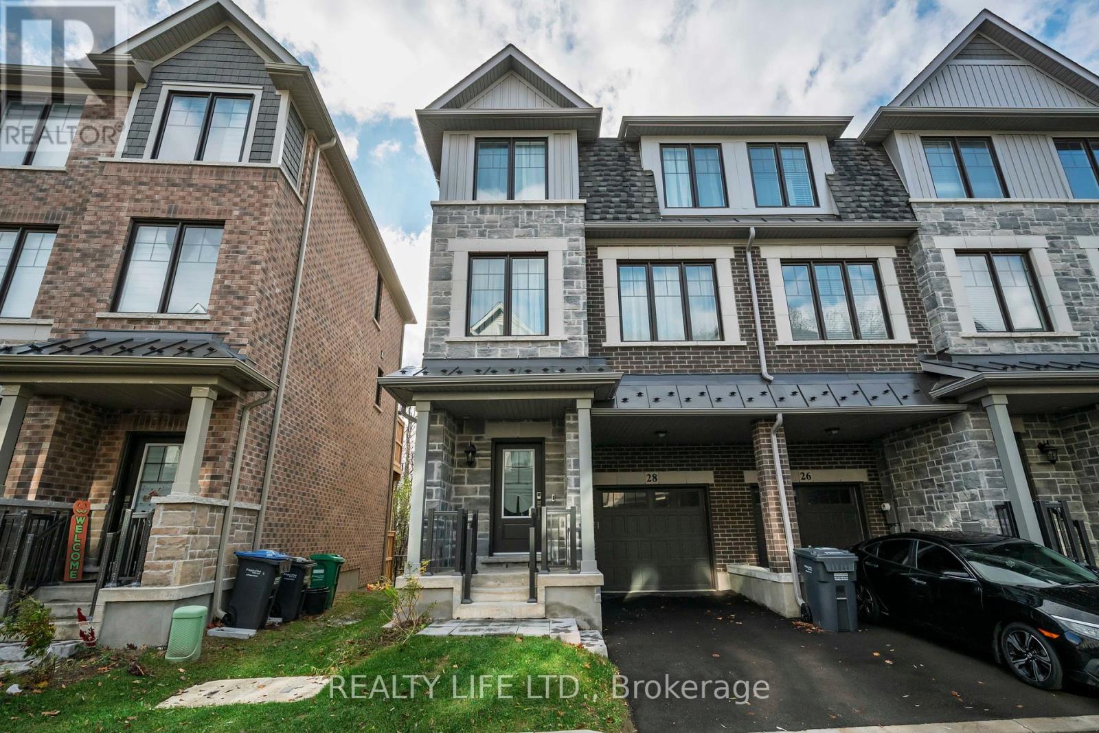 Townhouse at 28 FOLCROFT STREET, Brampton (Credit Valley)