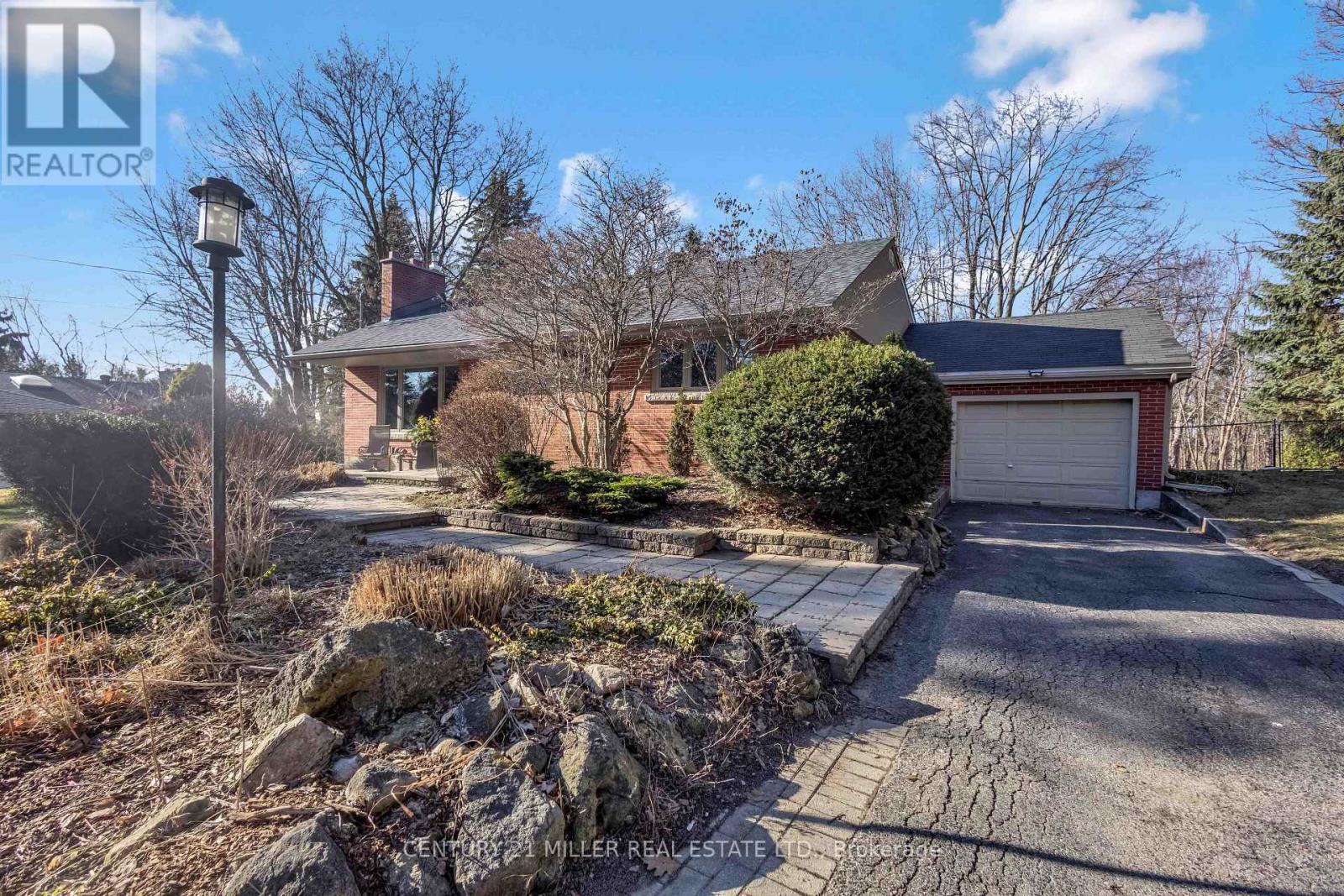 Detached at 1898 WATERDOWN ROAD, Burlington (Grindstone)