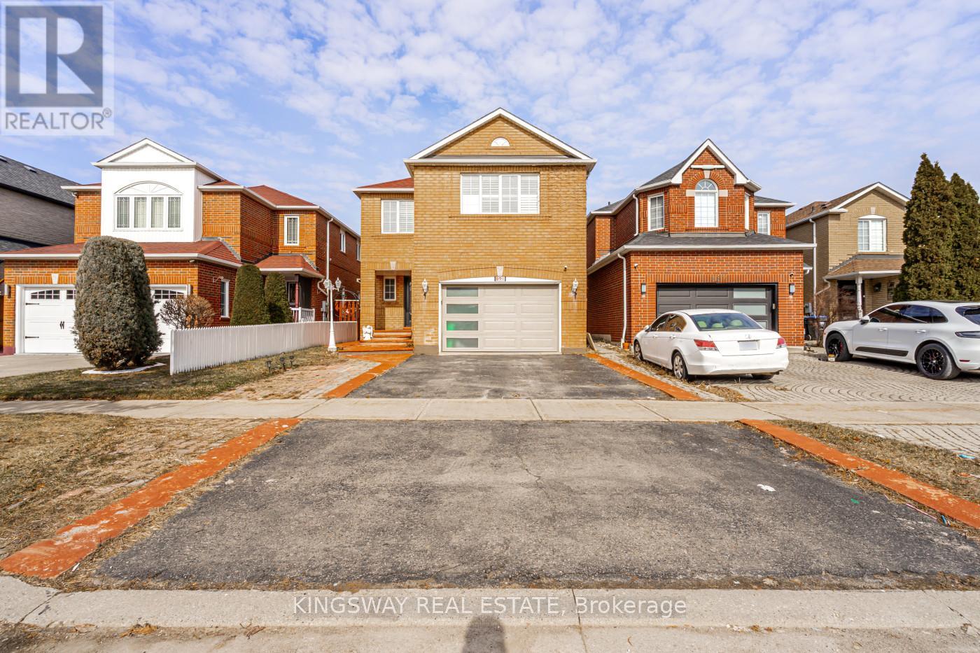 Detached at 891 STONEBRIDGE AVENUE, Mississauga (East Credit)