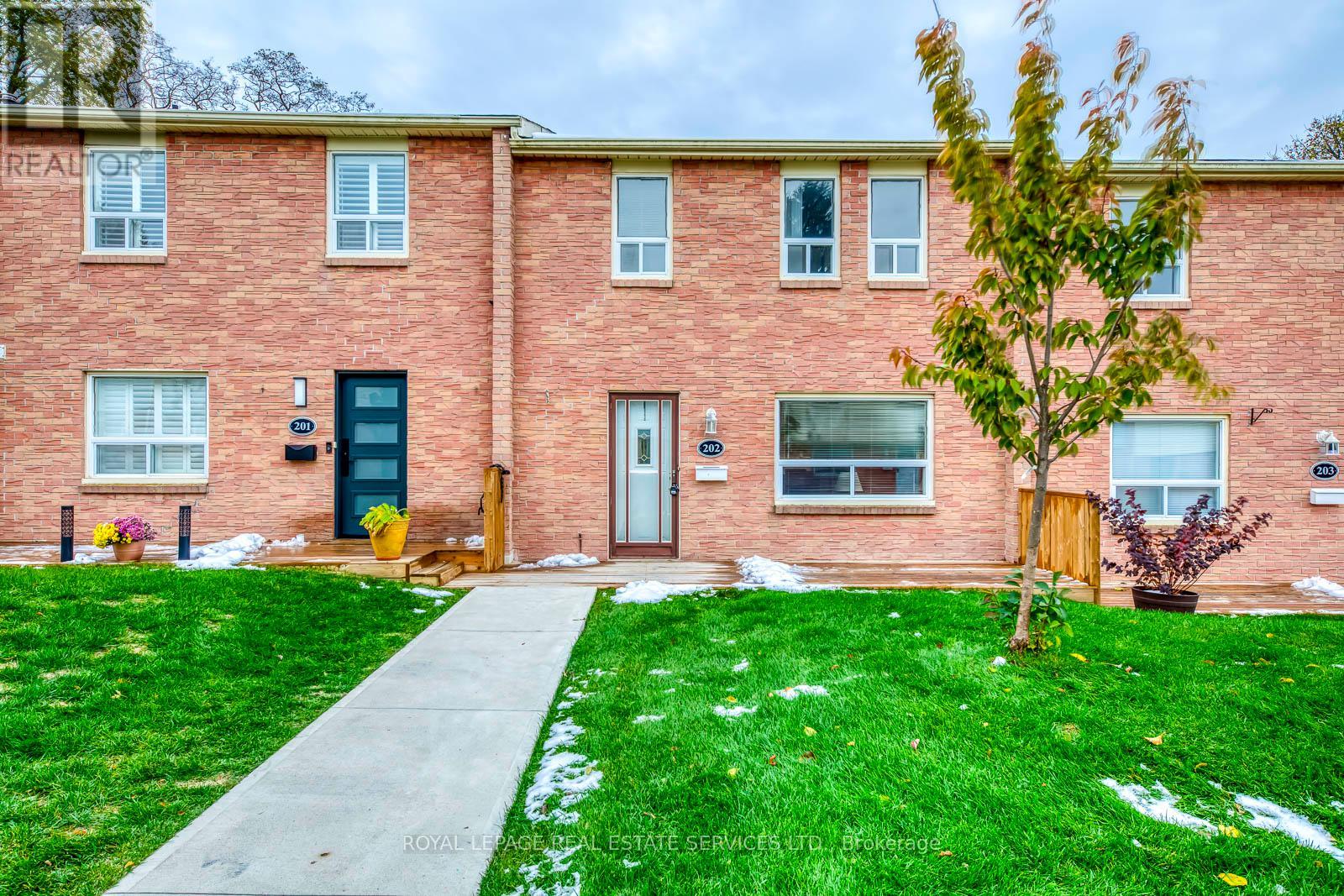 Townhouse at 202 - 1055 SHAWNMARR ROAD, Mississauga (Port Credit)