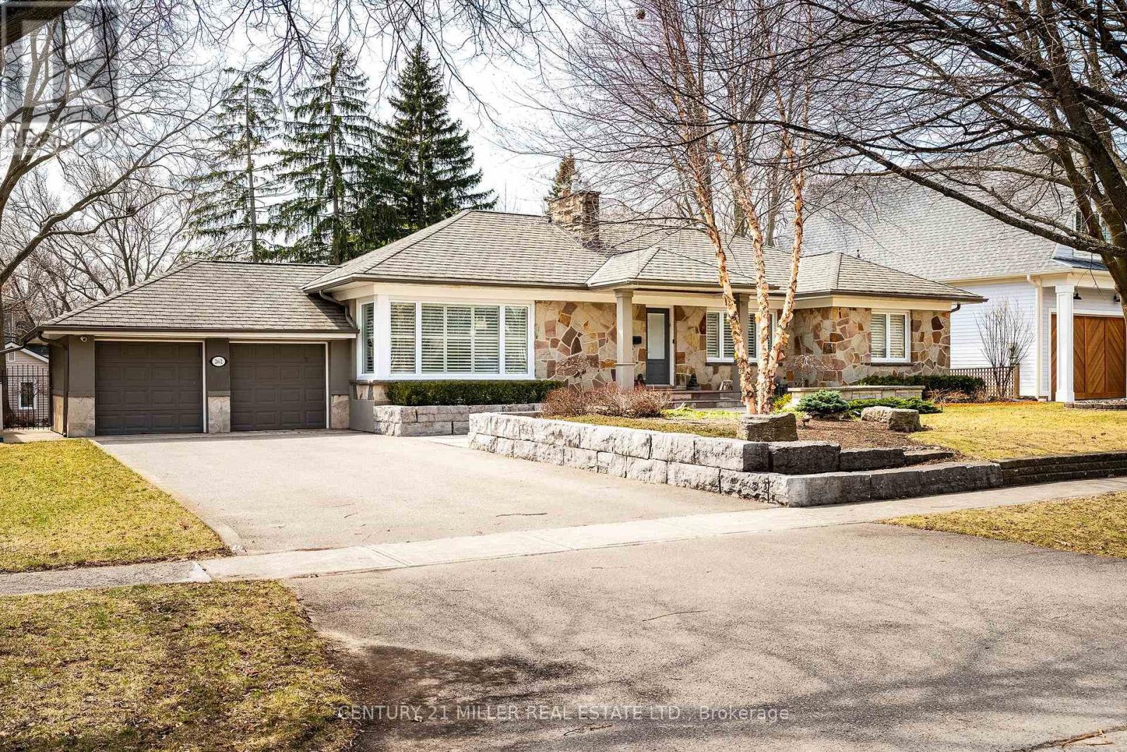 Detached at 262 OAKWOOD CRESCENT, Oakville (CO Central)