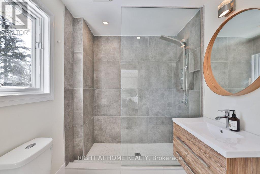 Detached at 471 COUNTRY CLUB CRESCENT, Mississauga