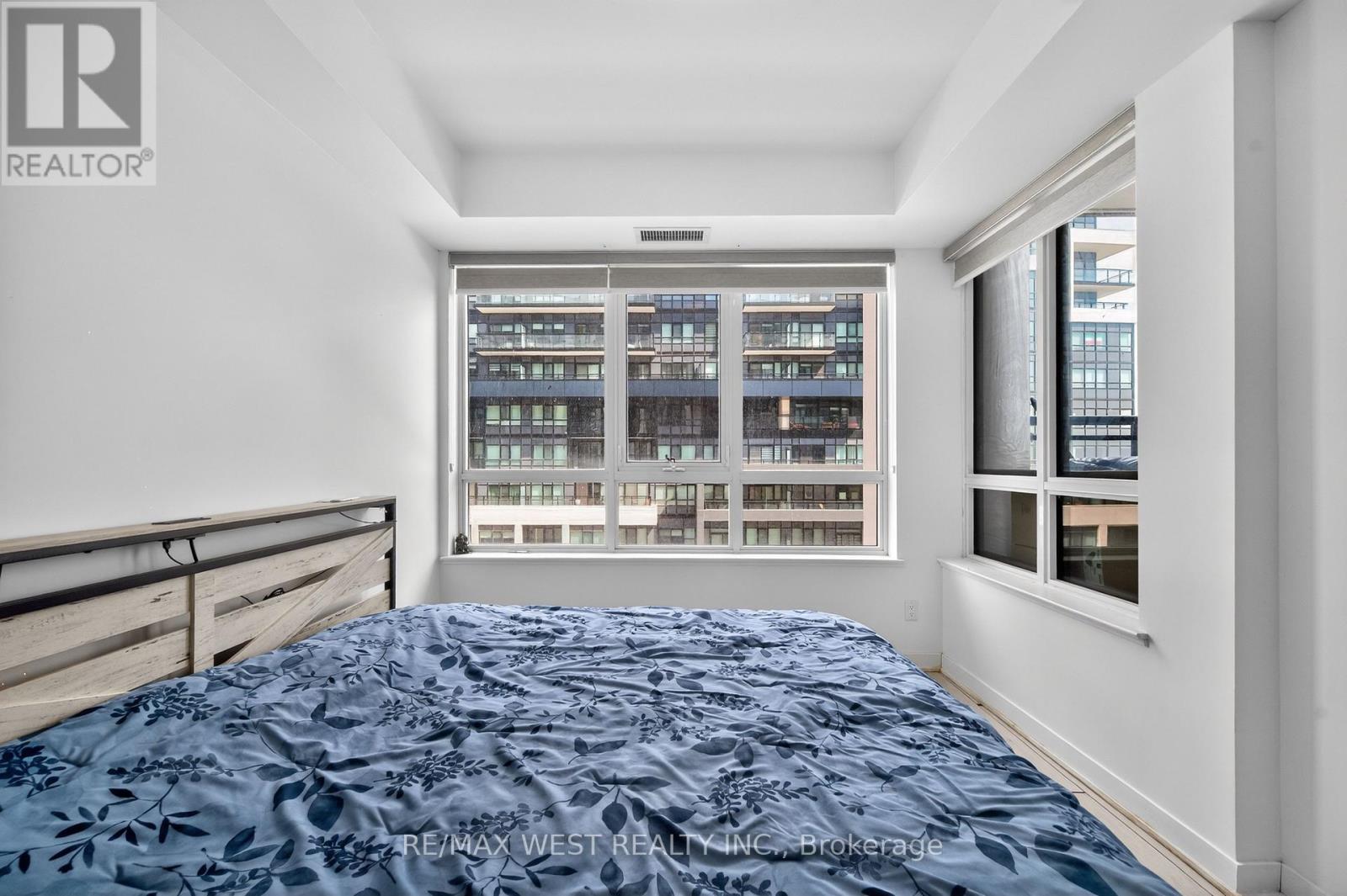 Apartment at 421 - 405 DUNDAS STREET, Oakville