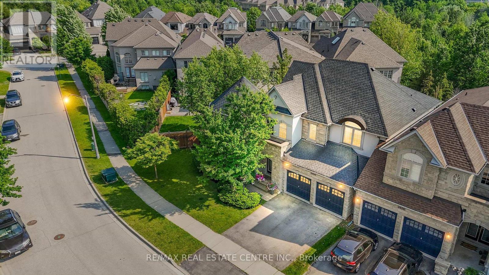 Townhouse at 2454 SPRINGFOREST DRIVE, Oakville (BC Bronte Creek)