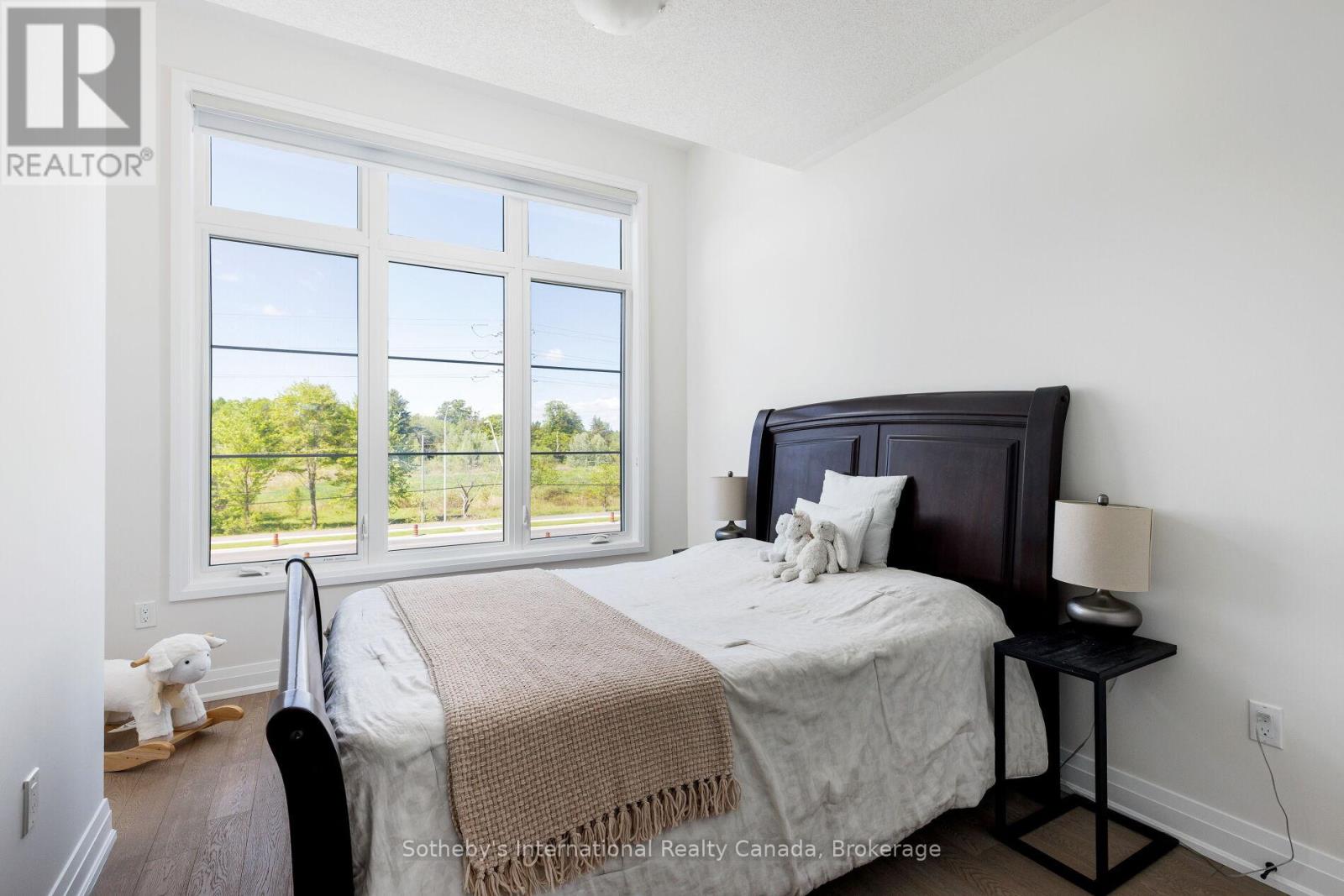 Townhouse at 1492 YELLOW ROSE CIRCLE, Oakville