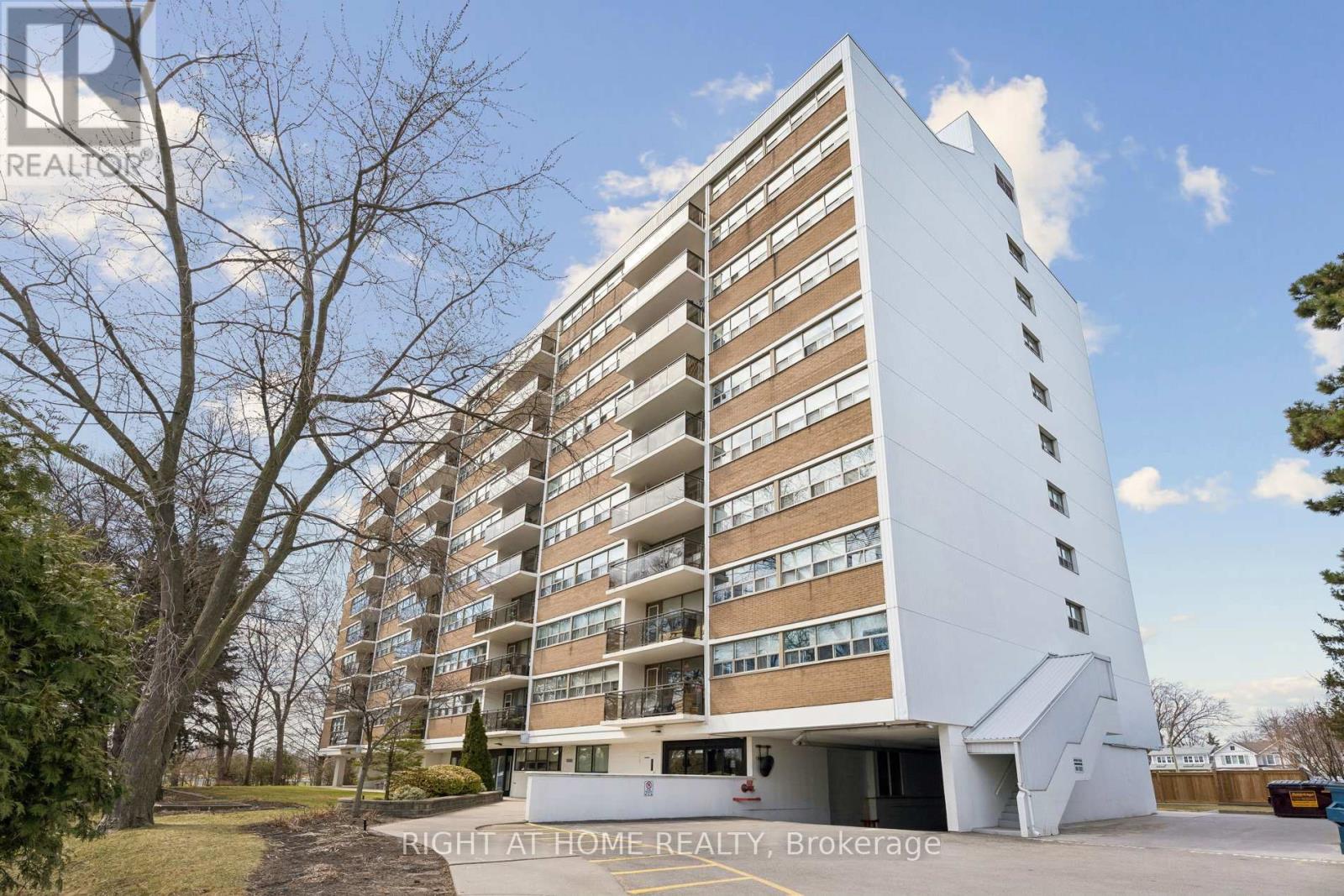 Apartment at 207 - 212 KERR STREET, Oakville (CO Central)