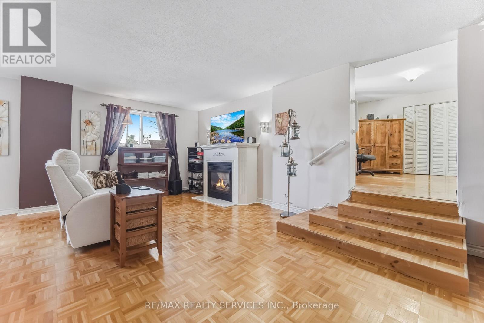 Detached at 15 BRAEMAR DRIVE, Brampton