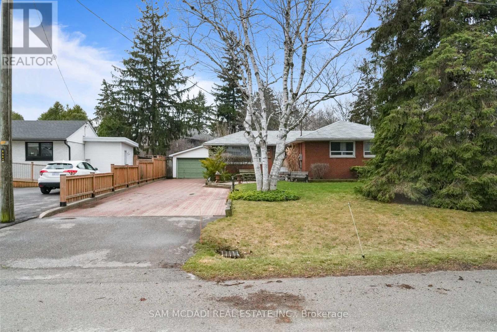 Detached at 2470 MEADOWOOD CRESCENT, Oakville