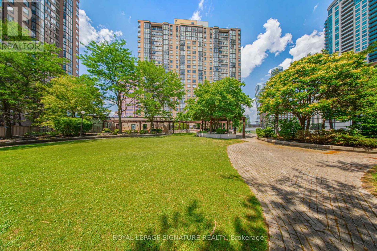 Apartment at 1501 - 265 ENFIELD PLACE, Mississauga (City Centre)