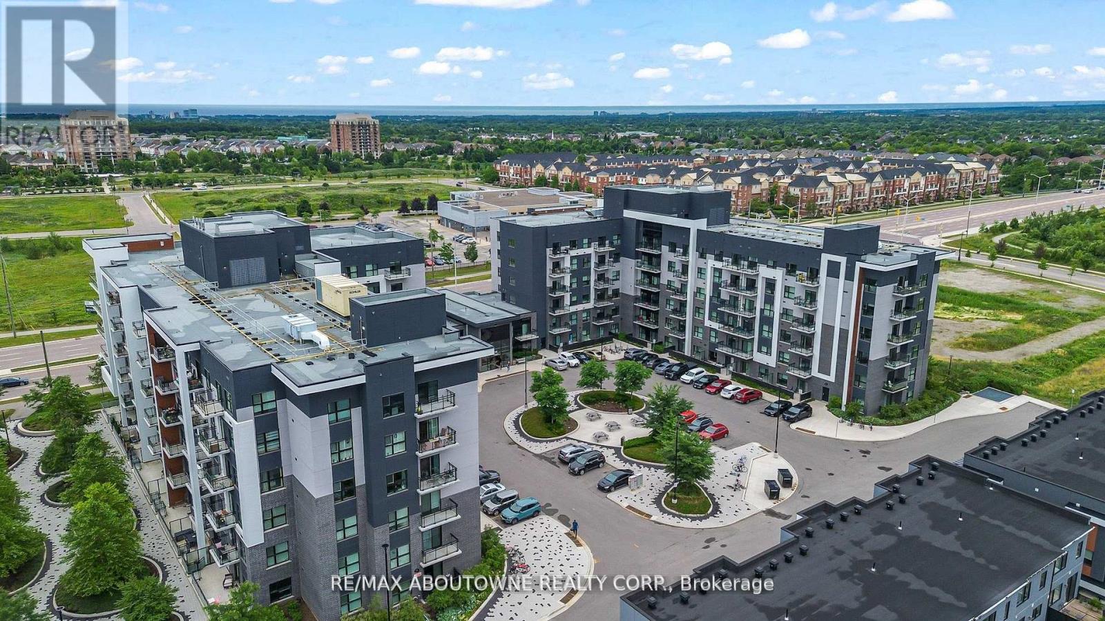 Apartment at 121 - 102 GROVEWOOD COMMON, Oakville (GO Glenorchy)