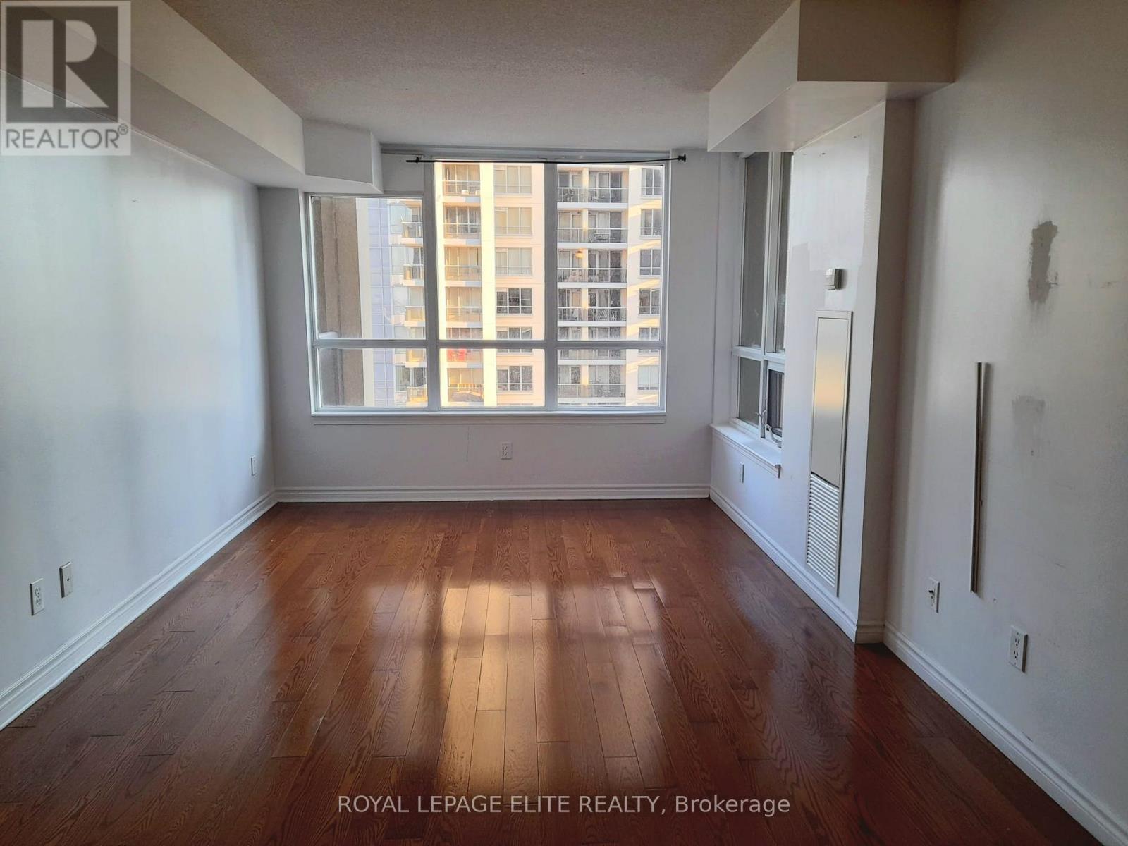Apartment at 1212 - 4090 LIVING ARTS DRIVE, Mississauga (City Centre)