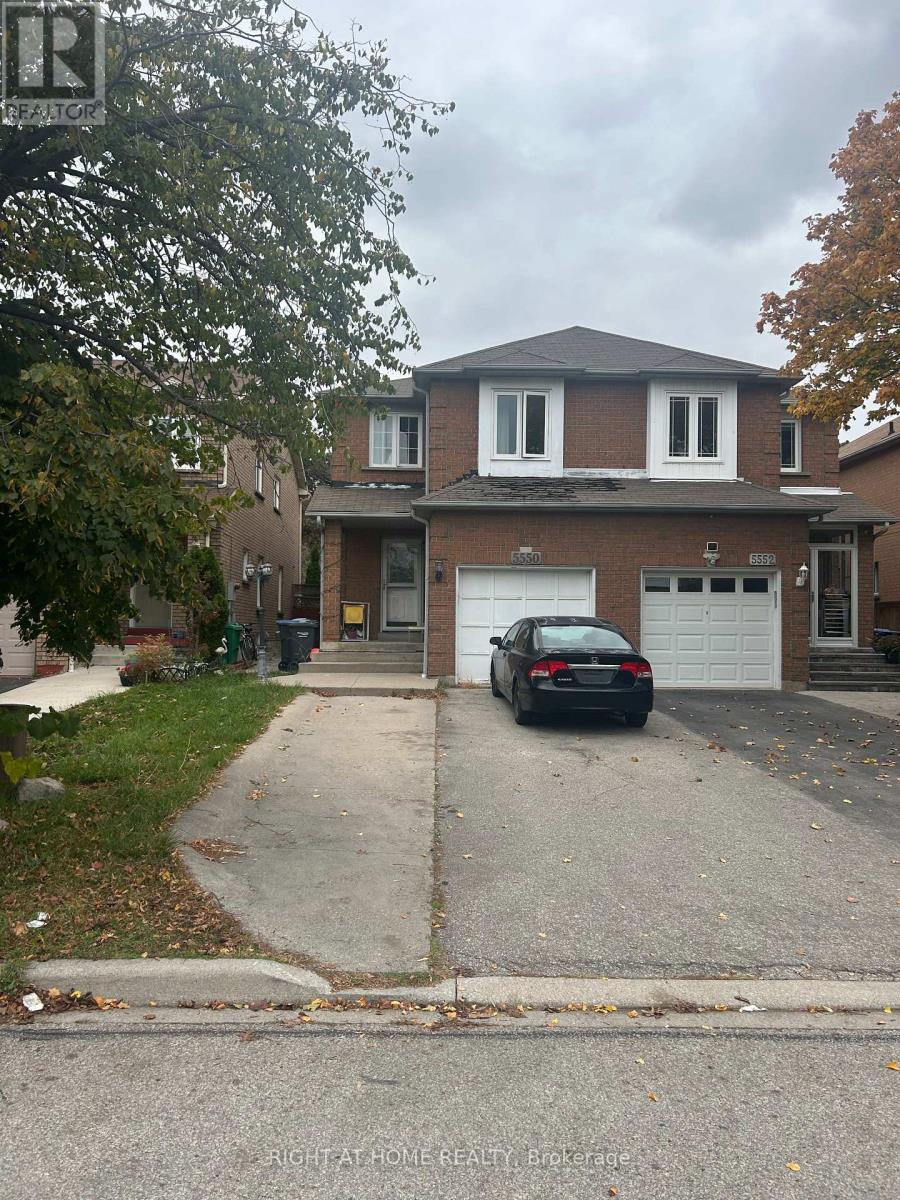 Semi-Detached/Link at 5550 COSMIC CRESCENT, Mississauga (Hurontario)