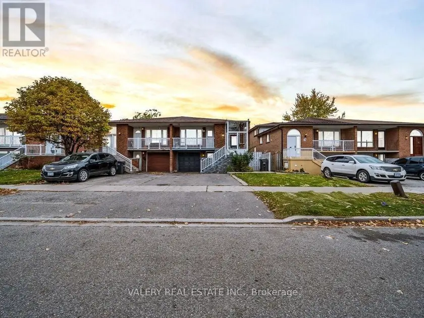 Semi-Detached/Link at 72 DANTEK COURT, Brampton