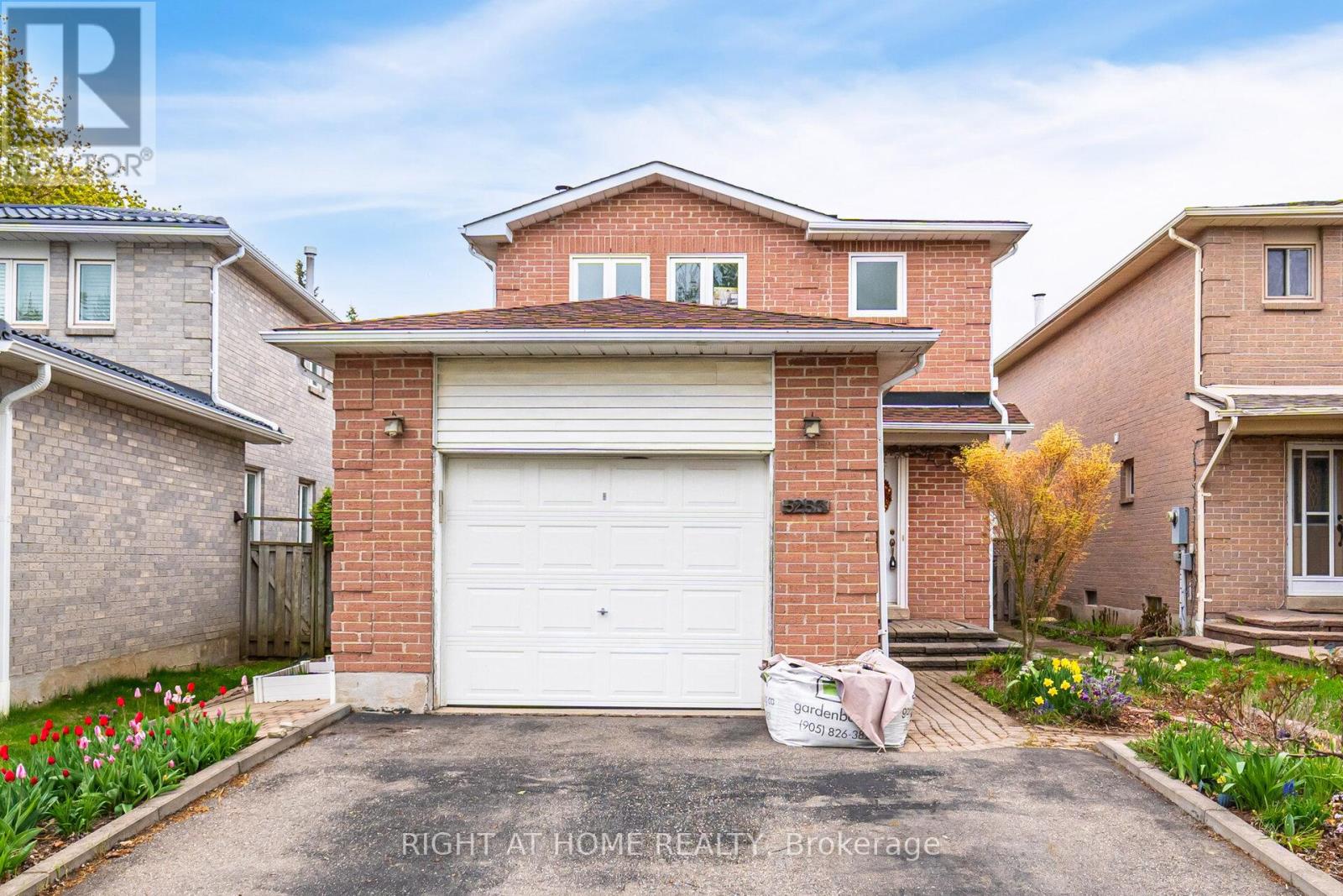 Detached at 5253 PALOMAR CRESCENT, Mississauga (Hurontario)