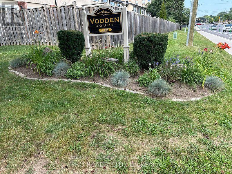 Townhouse at 52 VODDEN COURT, Brampton (Brampton North)