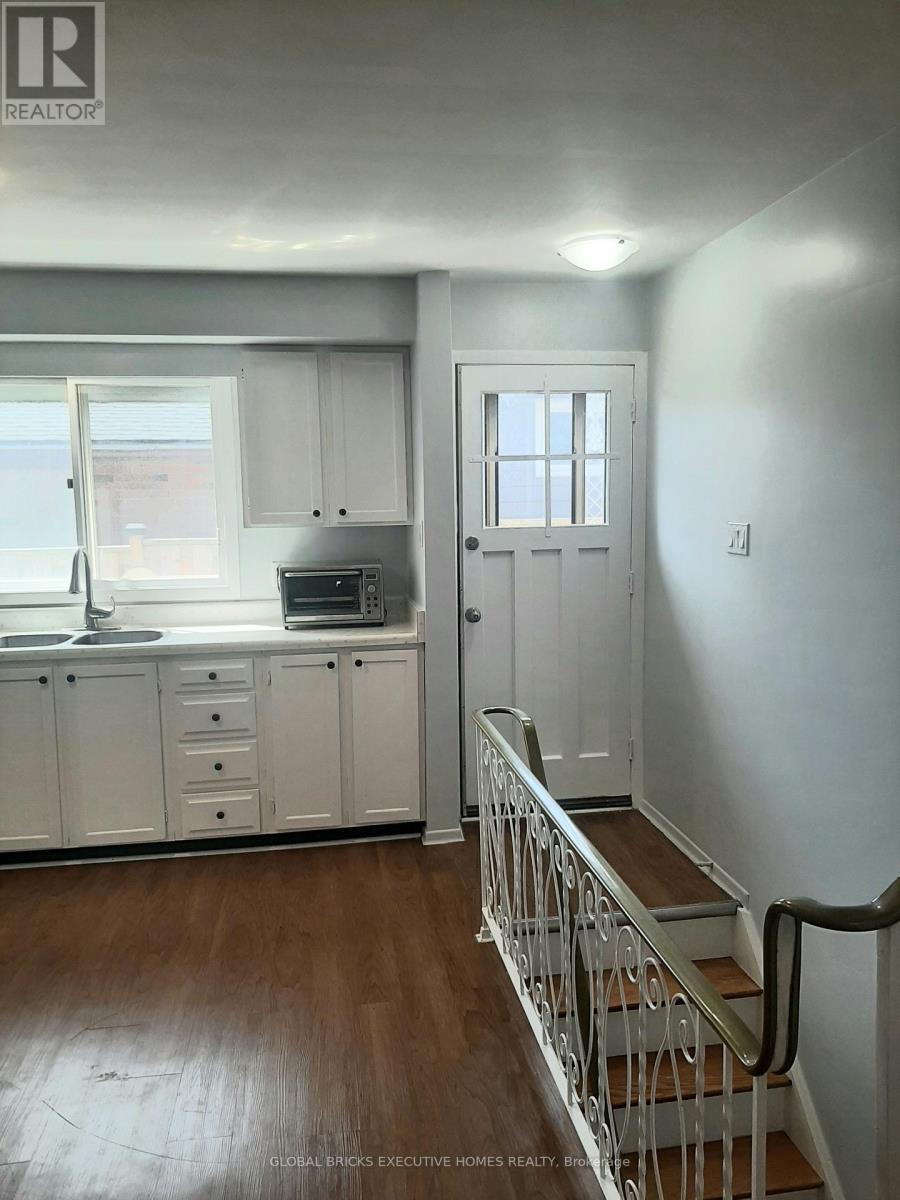 Detached at 2141 MEADOWBROOK ROAD, Burlington