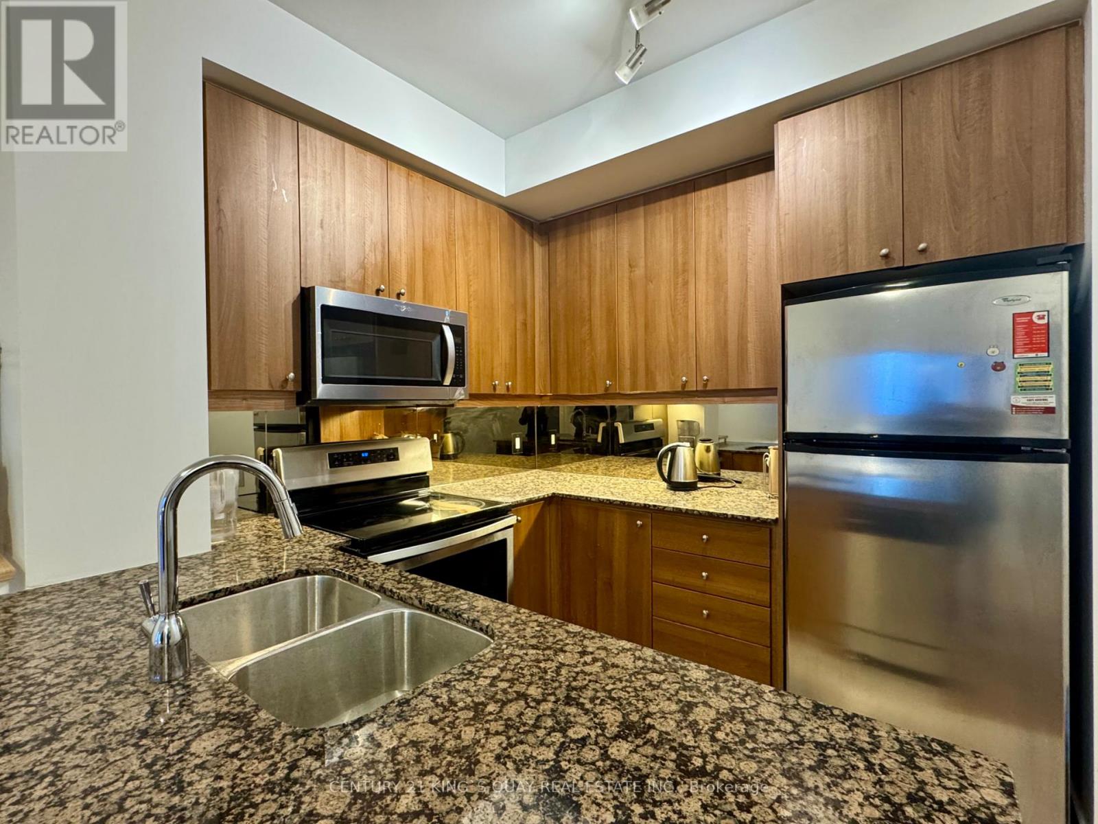 Apartment at 903 - 50 ABSOLUTE AVENUE, Mississauga (City Centre)