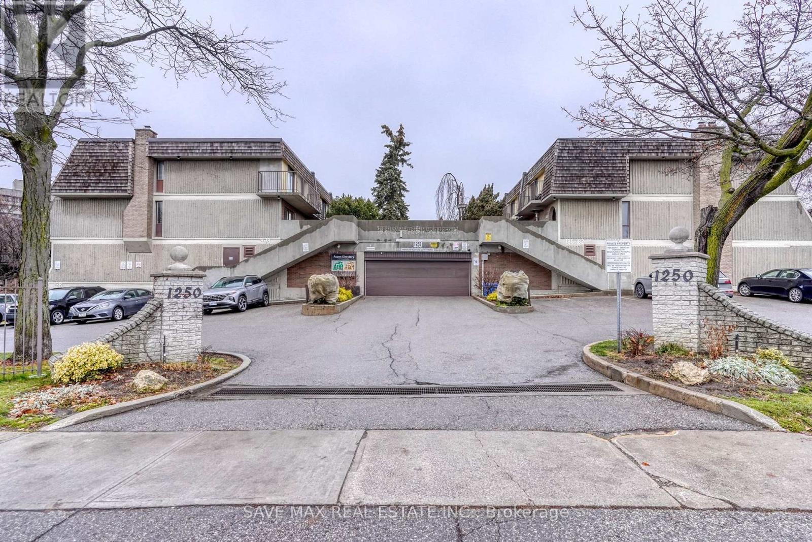 Townhouse at 182 - 1250 MISSISSAUGA VALLEY BOULEVARD S, Mississauga (Mississauga Valleys)