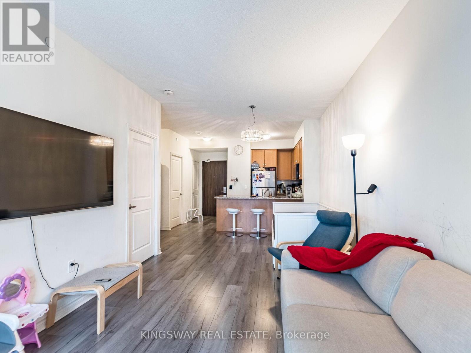 Apartment at PH 111 - 349 RATHBURN ROAD, Mississauga