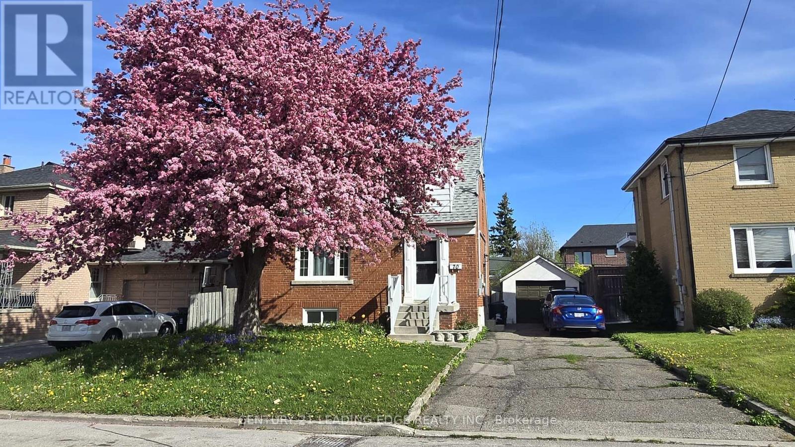 Detached at 70 WESTDALE DRIVE, Toronto (Downsview-Roding-CFB)