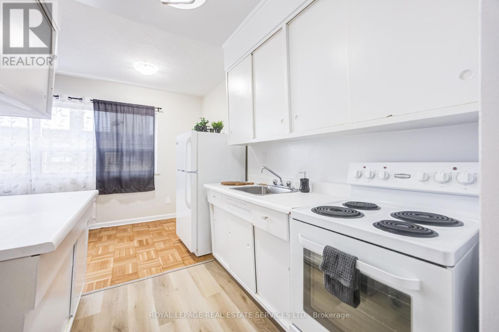 Multiplex at 206 - 101 COE HILL DRIVE, Toronto