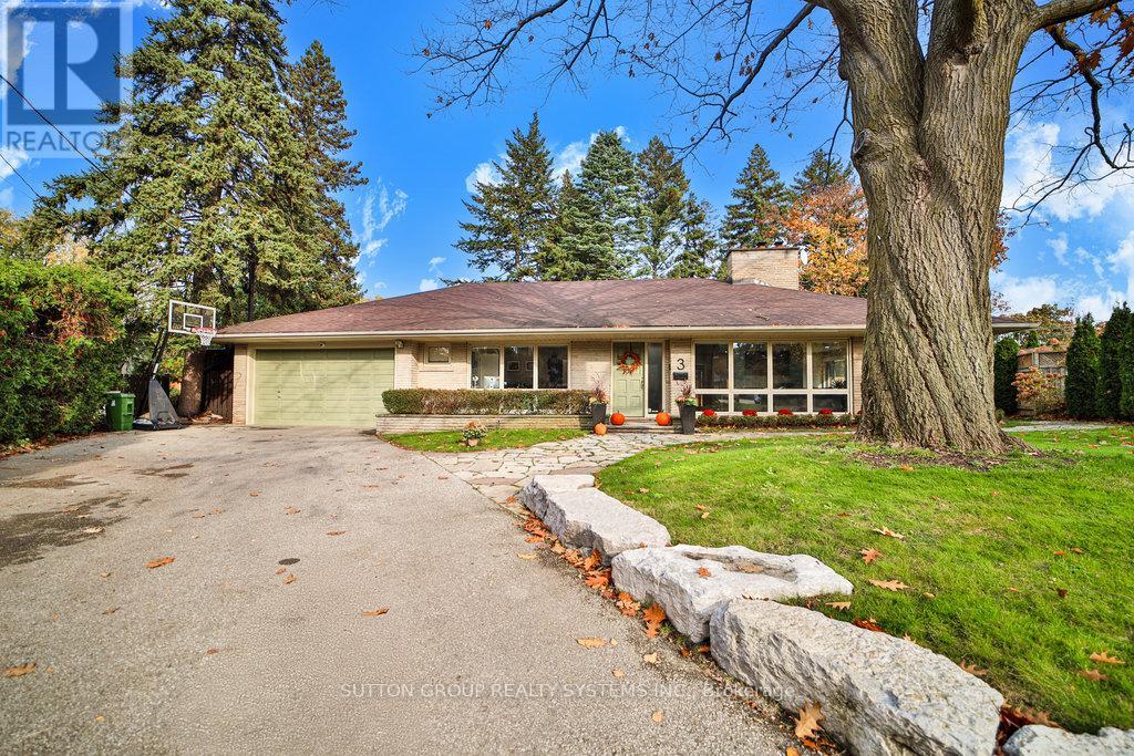 Detached at 3 TWYFORD COURT, Toronto (Princess-Rosethorn)