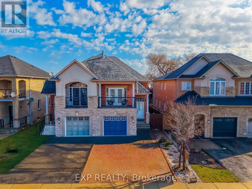 Semi-Detached/Link at 2305 NEWCASTLE CRESCENT, Oakville