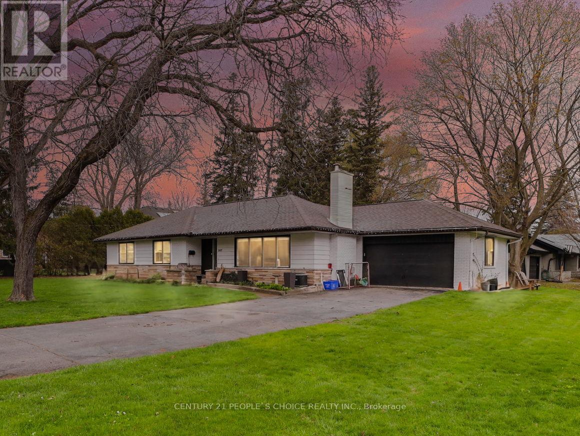 Detached at 167 BLUE WATER PLACE, Burlington (Shoreacres)