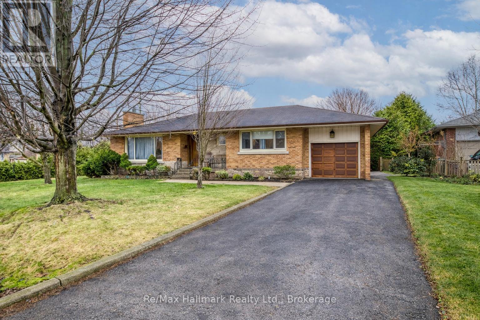 Detached at 216 WALES CRESCENT, Oakville (BR Bronte)