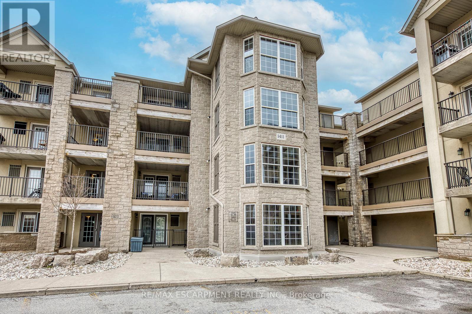 Apartment at 302 - 1411 WALKERS LINE, Burlington (Tansley)