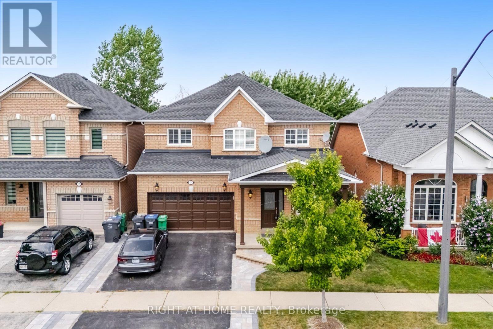 Detached at 3737 BRINWOOD GATE, Mississauga (Churchill Meadows)