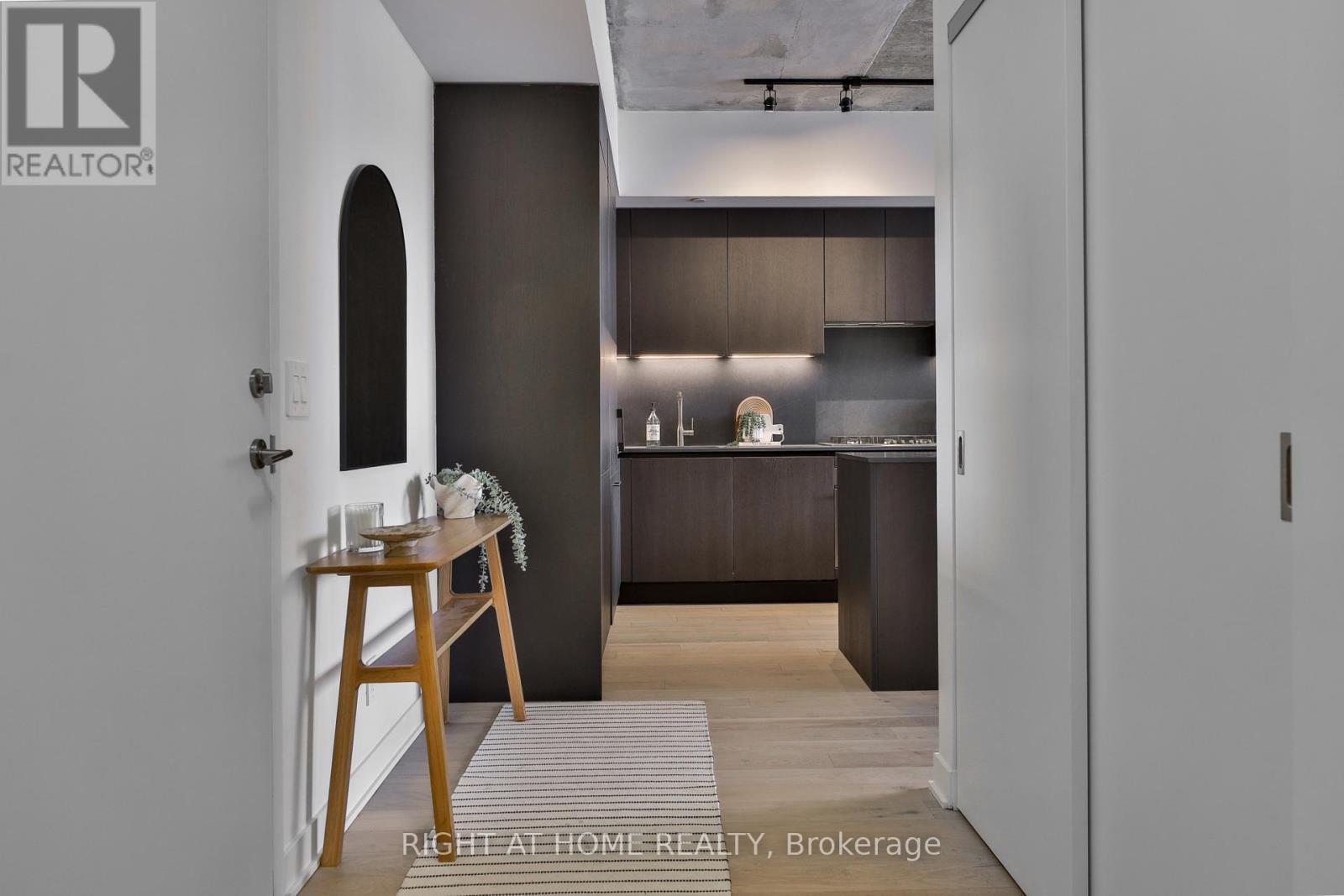 Apartment at PH 6 - 2720 DUNDAS STREET W, Toronto (Junction Area)