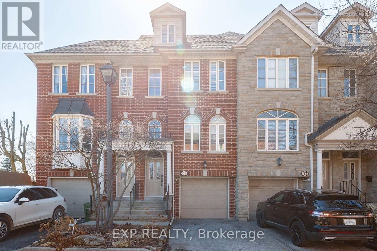 Townhouse at 31 BROWNSTONE LANE, Toronto (Kingsway South)