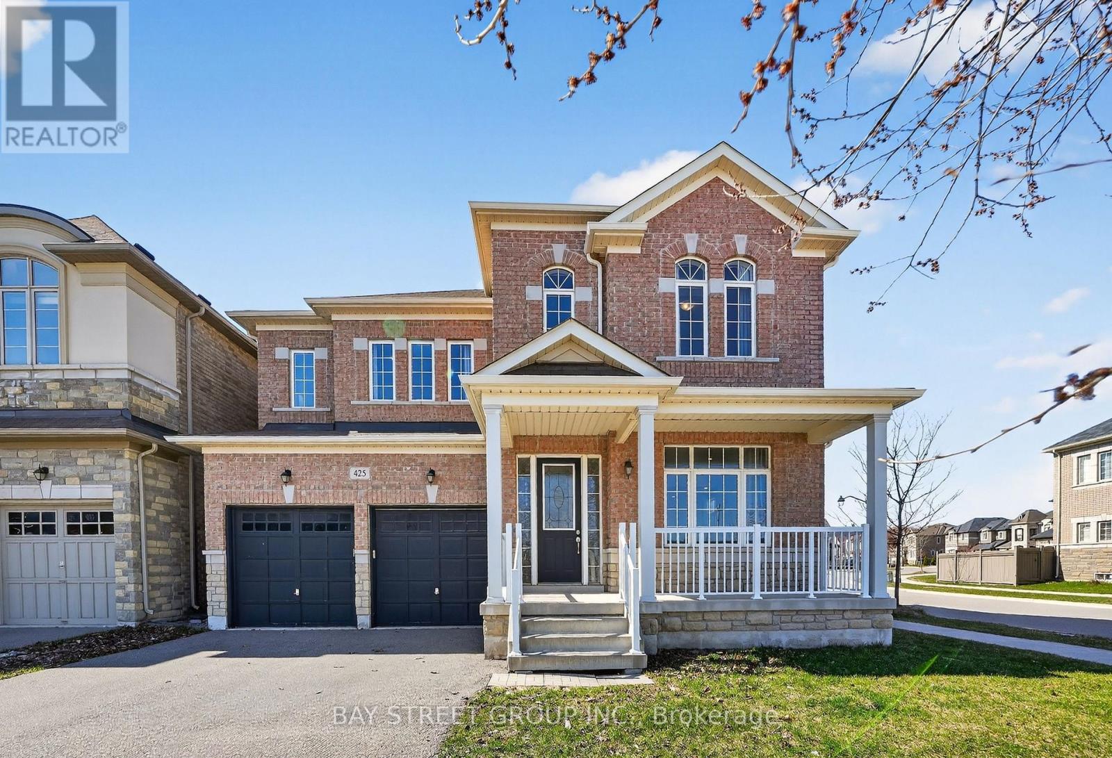 Detached at 425 THRESHING MILL BOULEVARD, Oakville (JM Joshua Meadows)