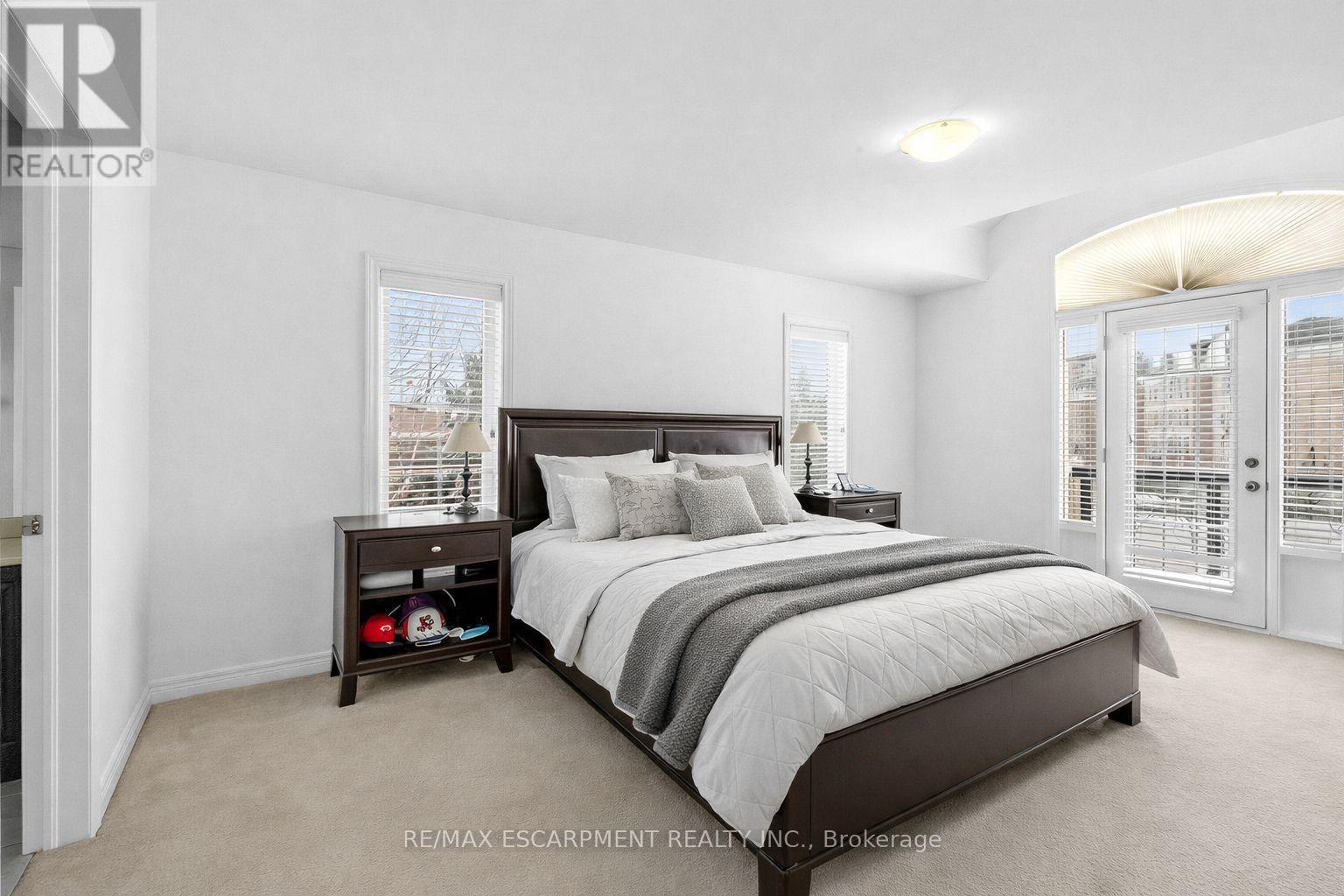 Townhouse at 131 ROBERT SPECK PARKWAY, Mississauga