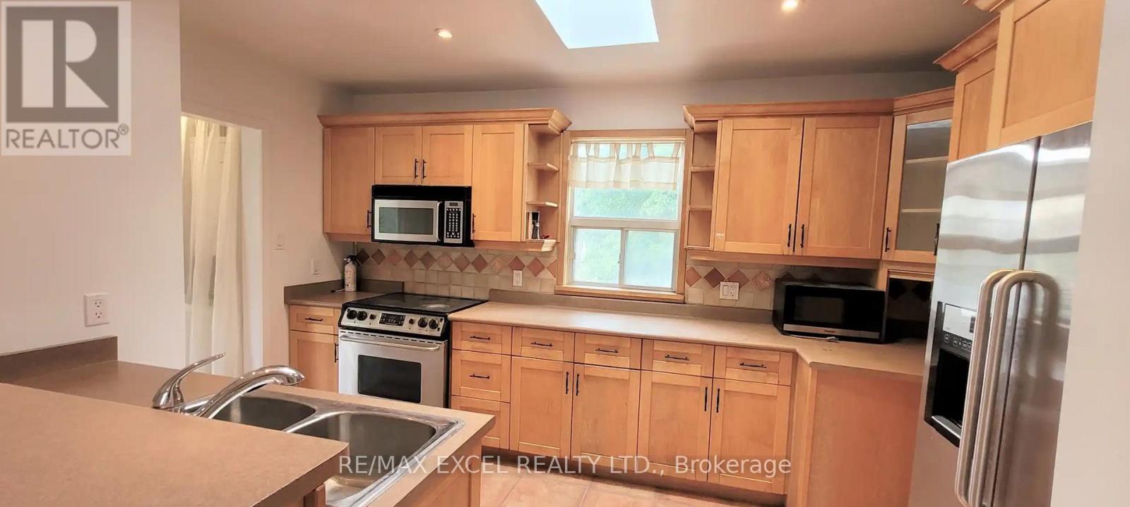 Detached at 2 RUFFORD ROAD, Toronto (Alderwood)