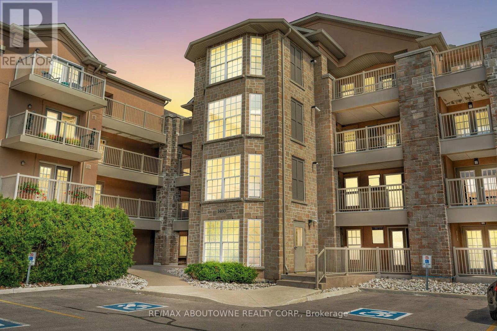 Apartment at 212 - 1460 BISHOPS GATE, Oakville (GA Glen Abbey)