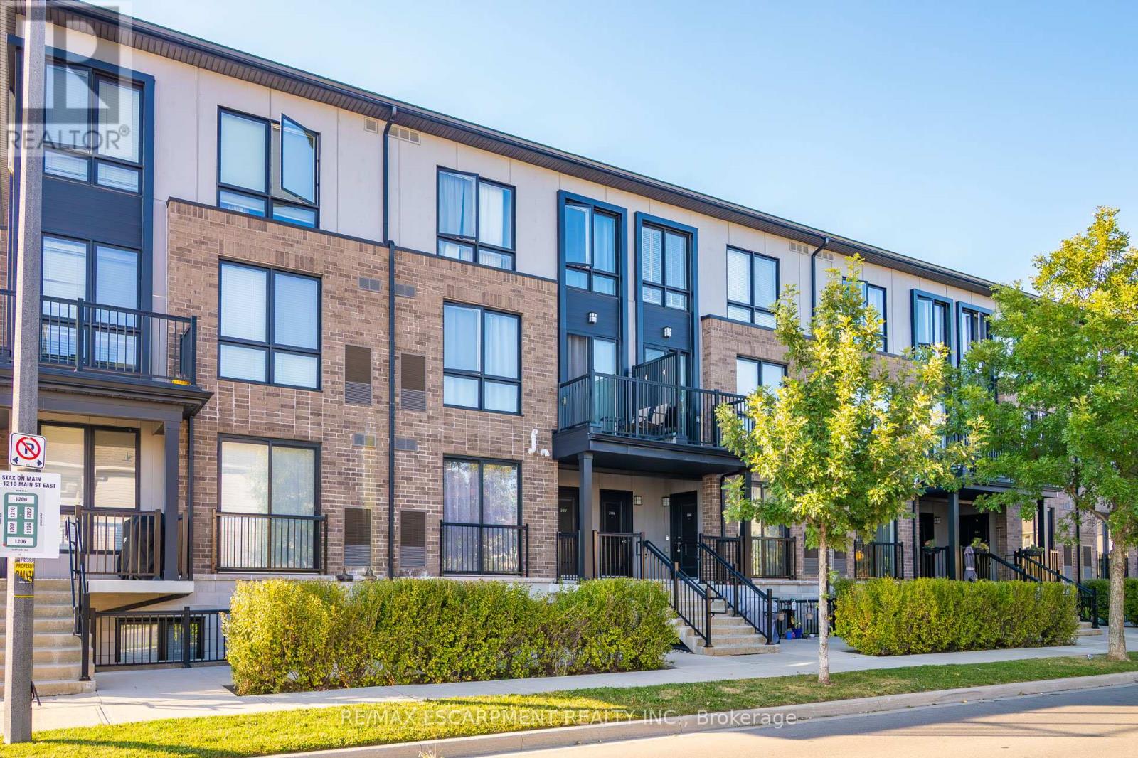 Townhouse at 107 - 1206 MAIN STREET E, Milton (DE Dempsey)